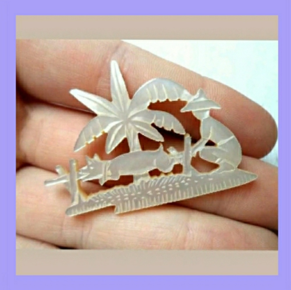 VTG Mother of Pearl Carved Asian Pig Roast Brooch